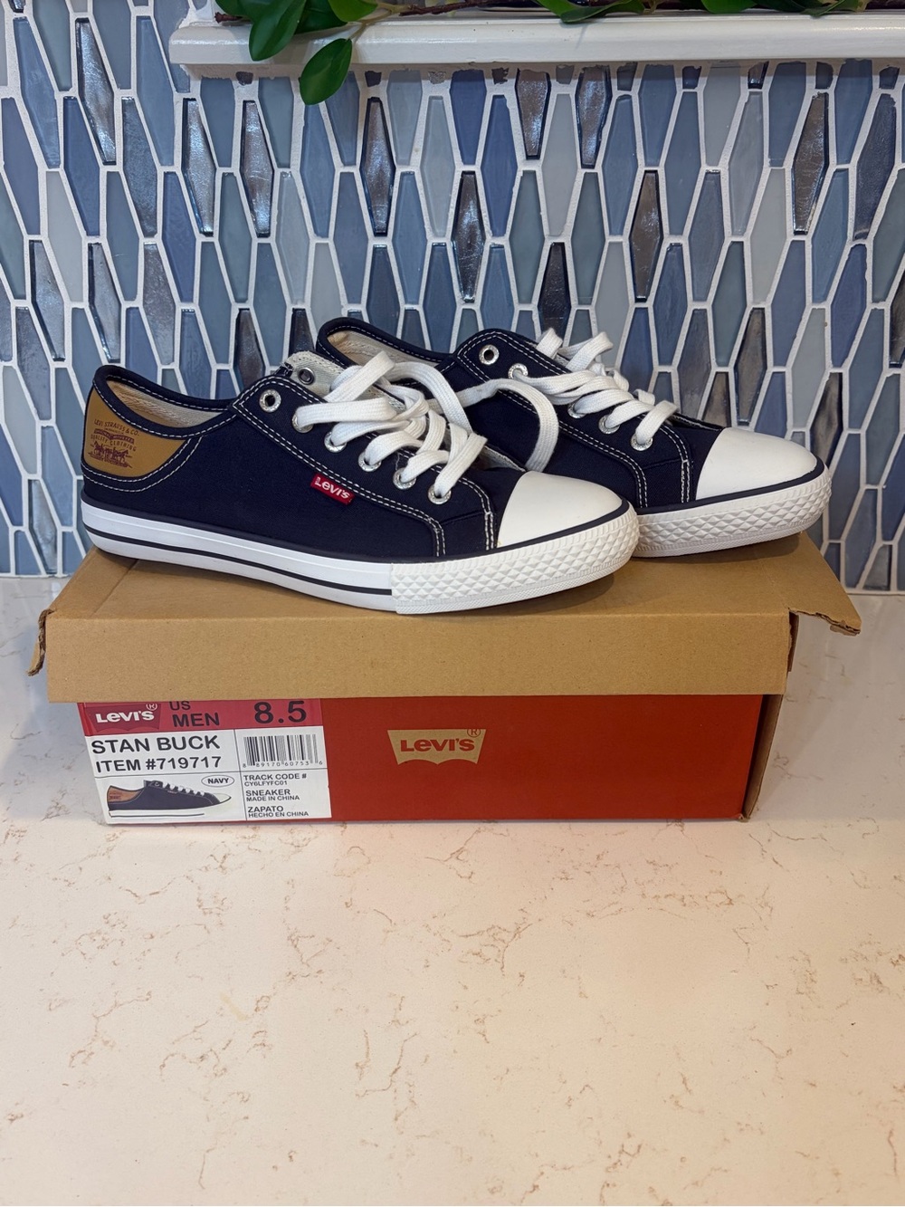 Levi's Men’s Navy Canvas Low-Top Sneakers